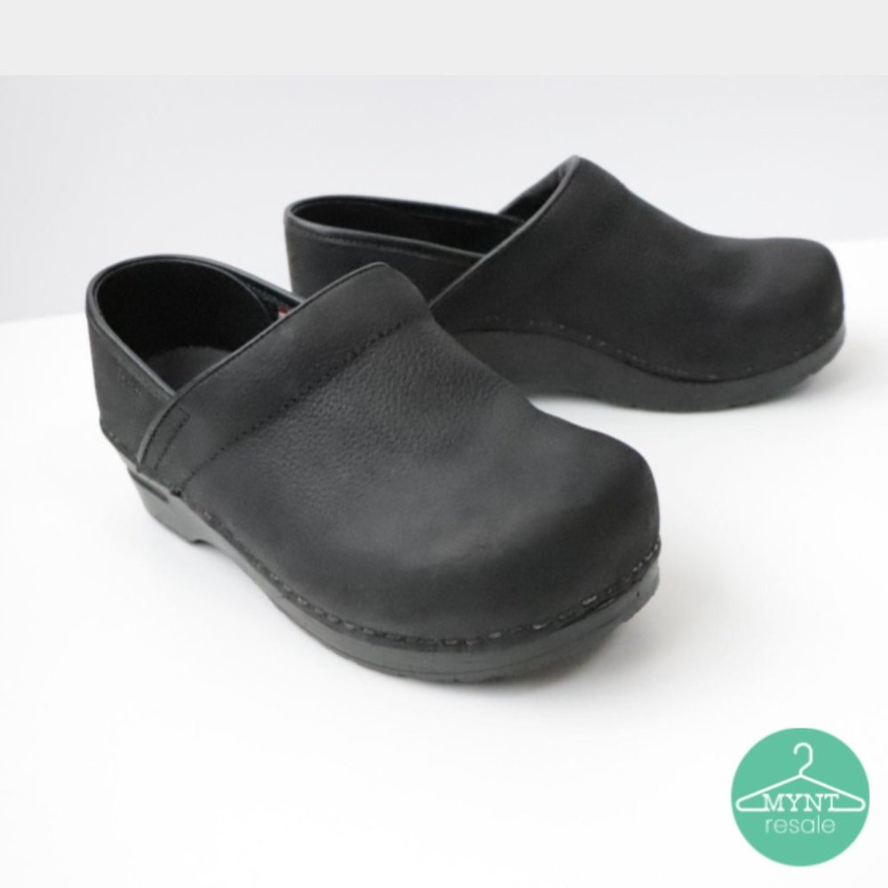 Sanita Professional Oiled Leather Clogs in Black